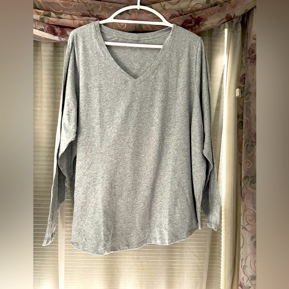 NWT Old Navy Women’s Long Sleeve Gray Tee Shirt Size XXL